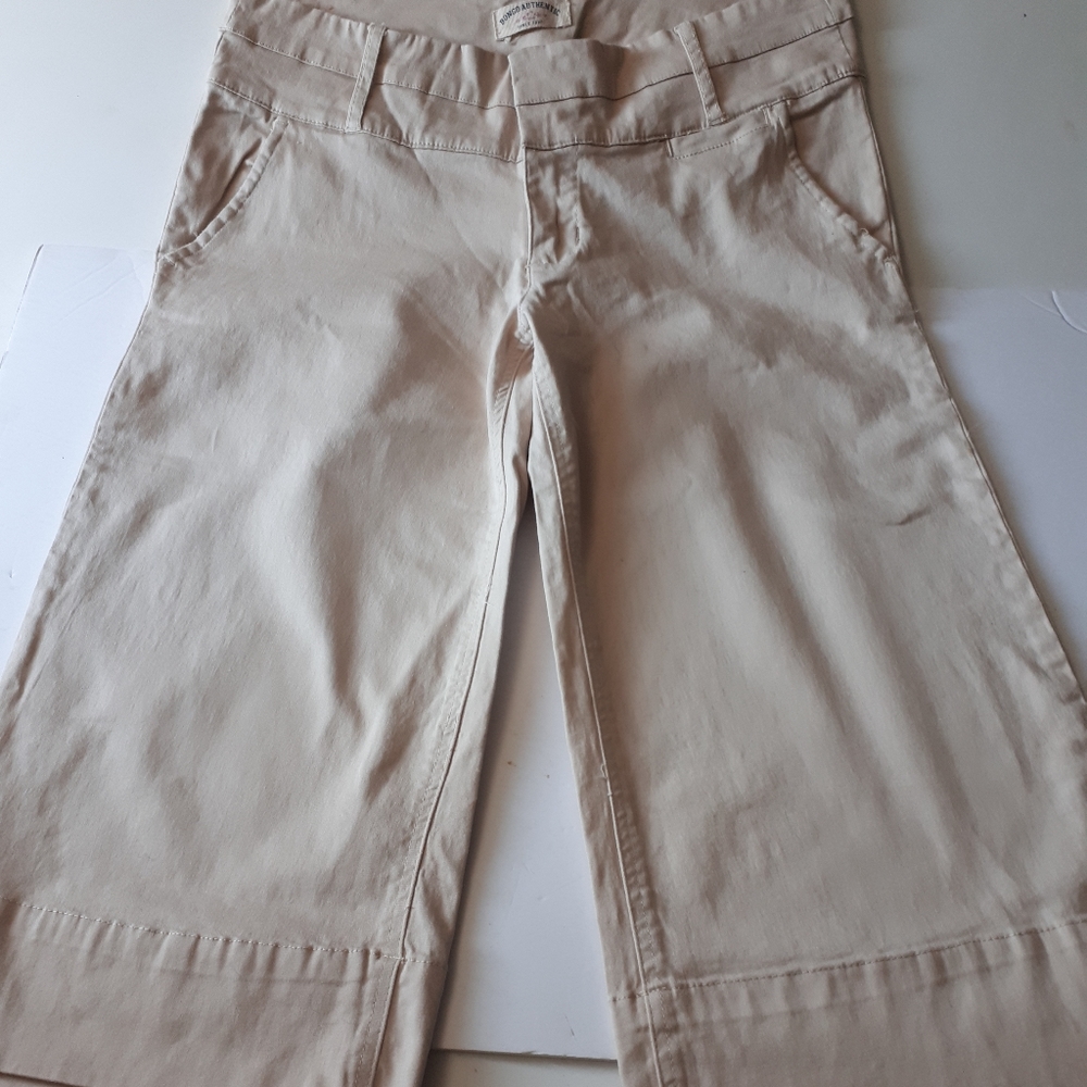 Bongo Authentic Beige Capri Pants Size 13